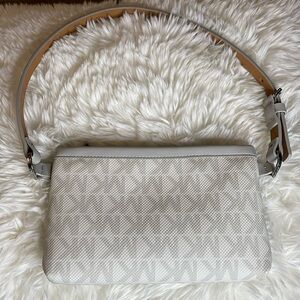 Michael kors mini wallet